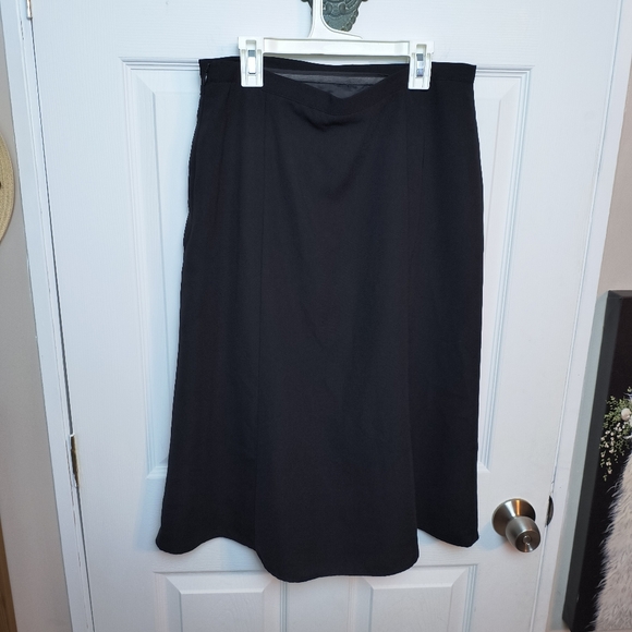 Vintage Michele Pleated Embroidered Floral Boho Black Midi Skirt Sz 10 - Picture 4 of 9